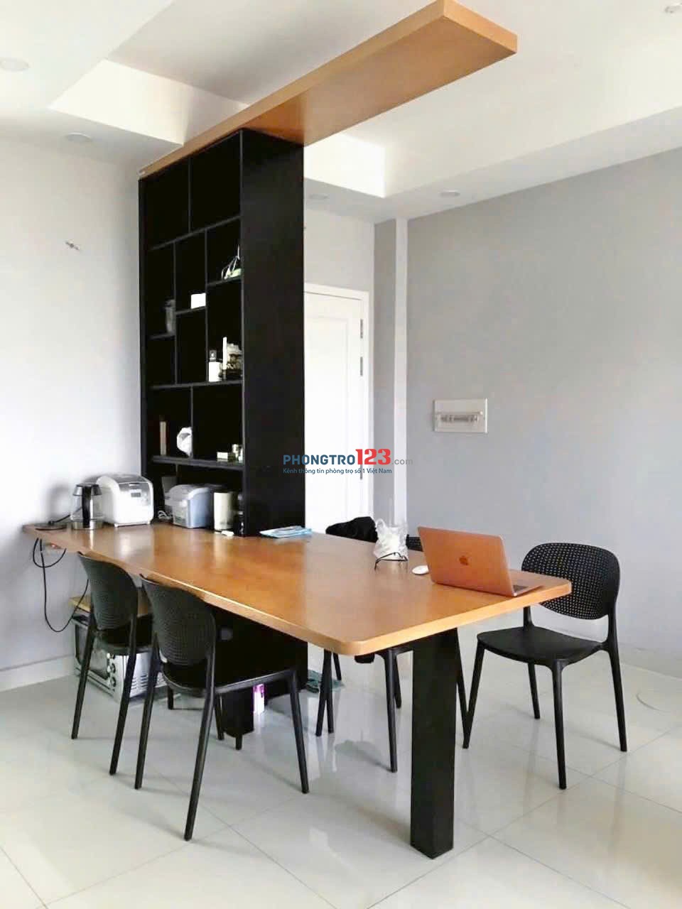 Giá 13tr/th, C/c Richstar Tân Phú, Hoà Bình: 67m2, ban công, 2p ngủ, Nhà mới.