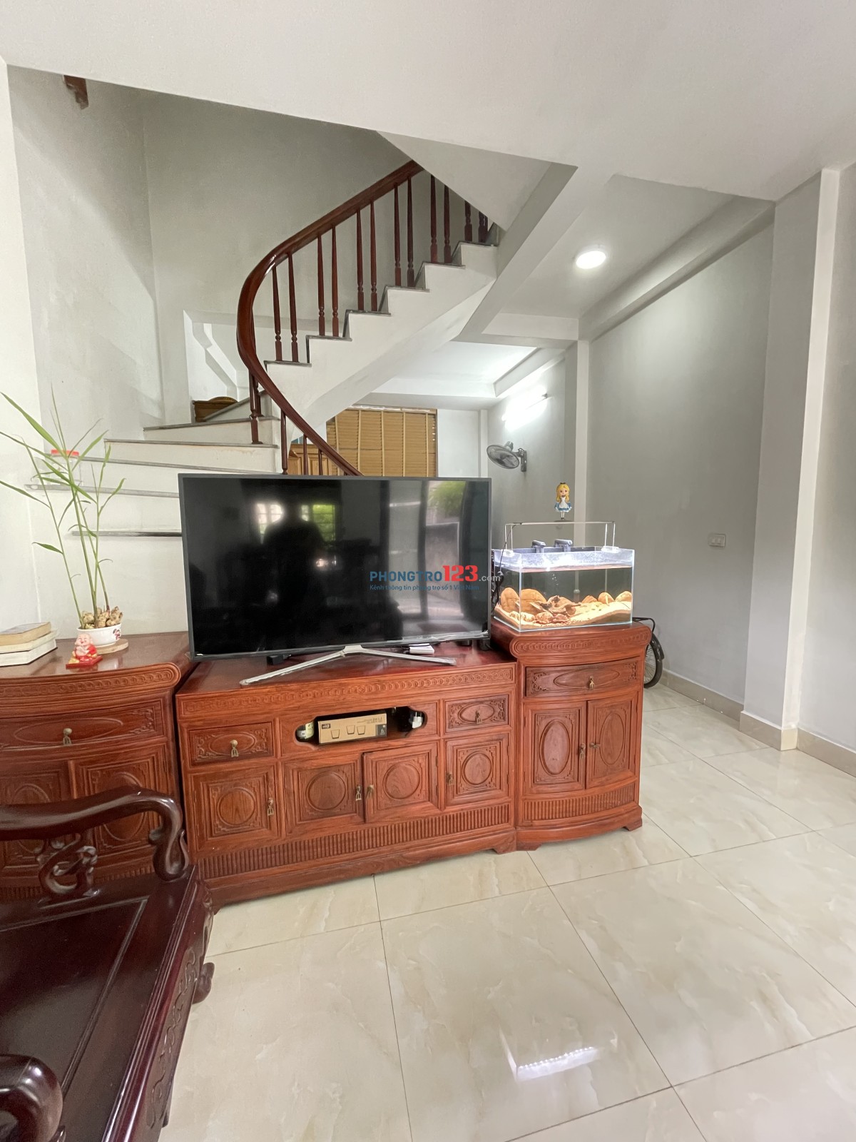  CHO THUÊ LONG BIÊN – 3N -FULL ĐỒ – 300m ra AEON . 8,5t