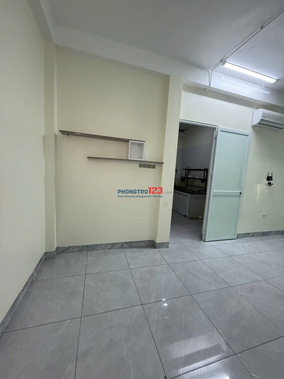 Cho thuê phòng full nội thất 40m2 có ban công ngõ ô tô gần HH, trường tiểu học Chu Van An