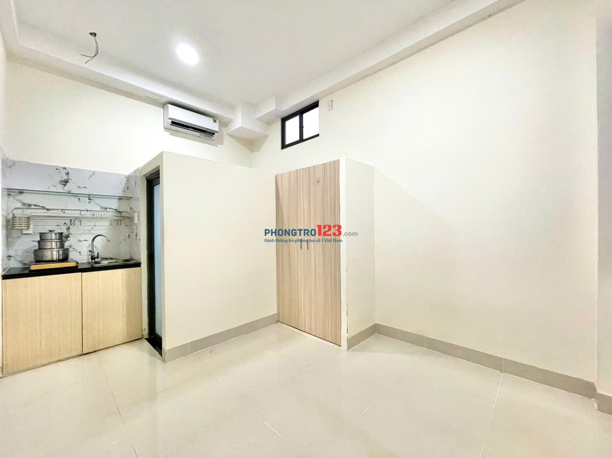 Phòng Mới Có Thang Máy gần Cầu Vượt 3/2 - ĐH Hoa Sen