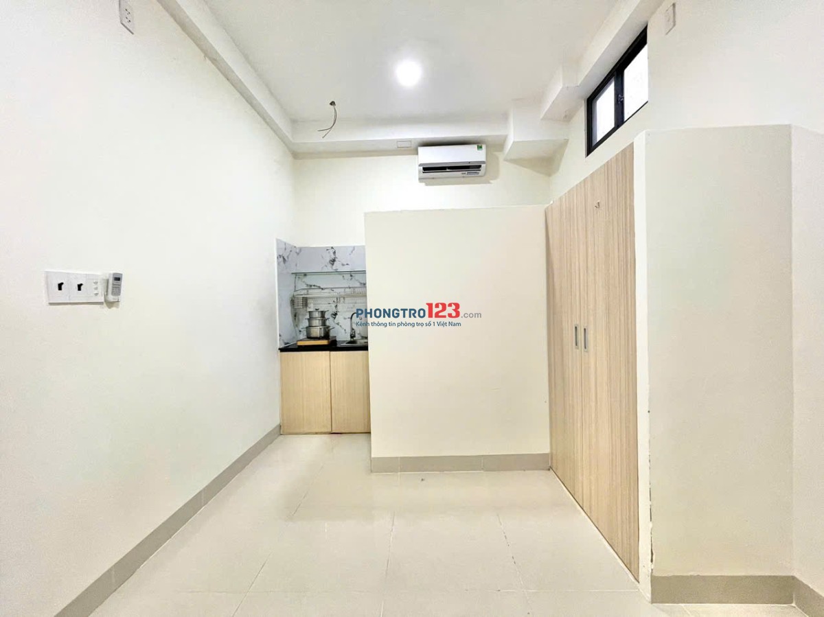 Phòng Mới Có Thang Máy gần Cầu Vượt 3/2 - ĐH Hoa Sen