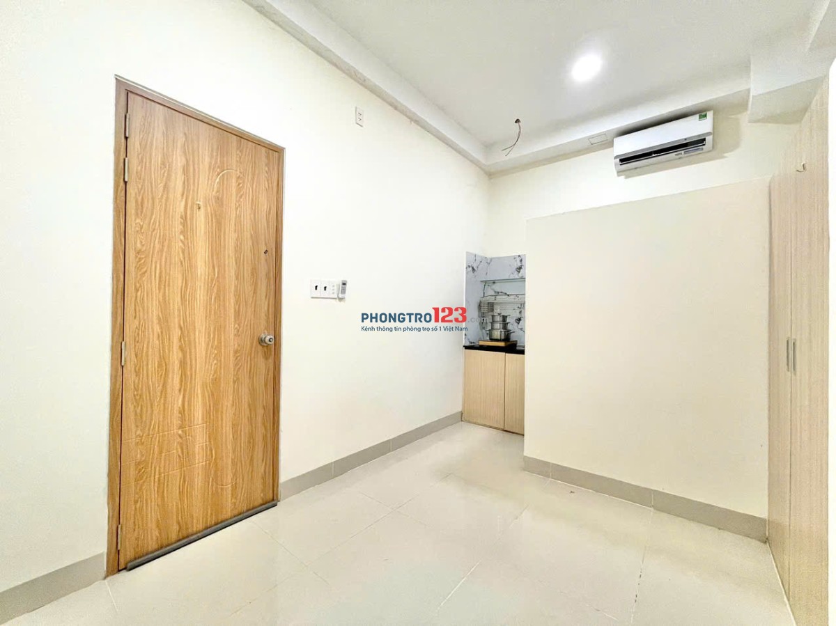 Phòng Mới Có Thang Máy gần Cầu Vượt 3/2 - ĐH Hoa Sen