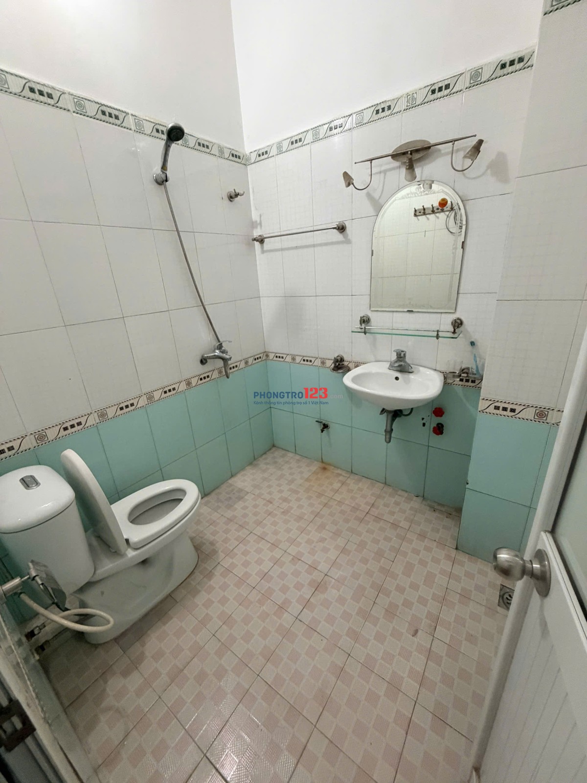 Cho thuê 1N1K tại nhà số 36 ngõ 132 Nguyễn Xiển, gần ĐH Nhân Văn, ĐH Hà Nội, Oto đỗ cửa