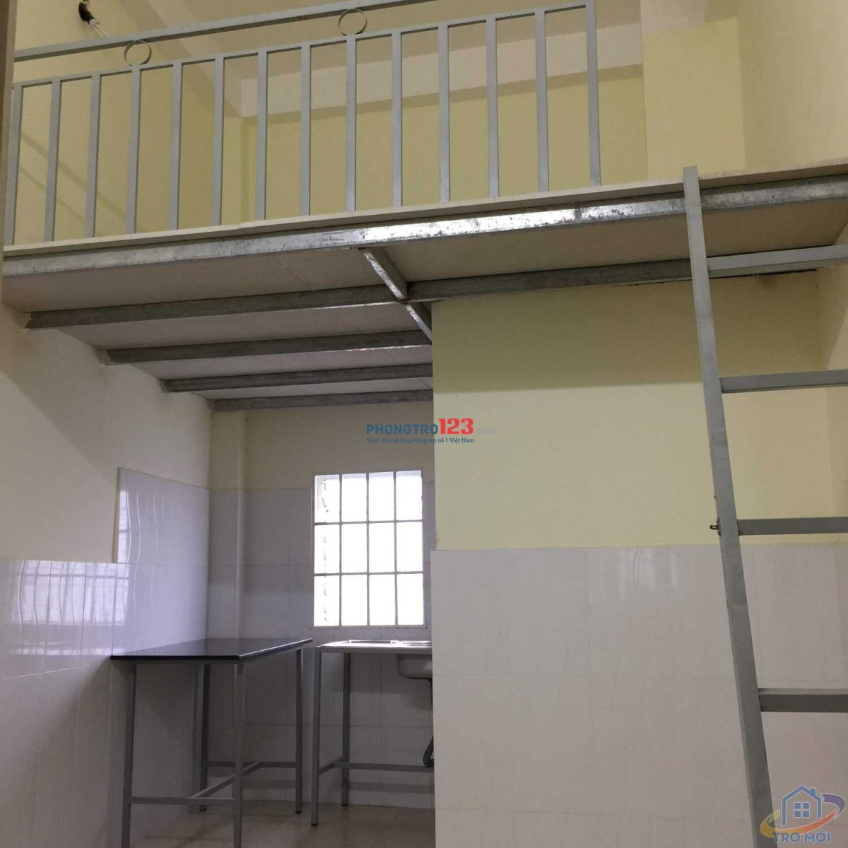 Còn 2 phòng có gác sạch sẽ thoáng mát