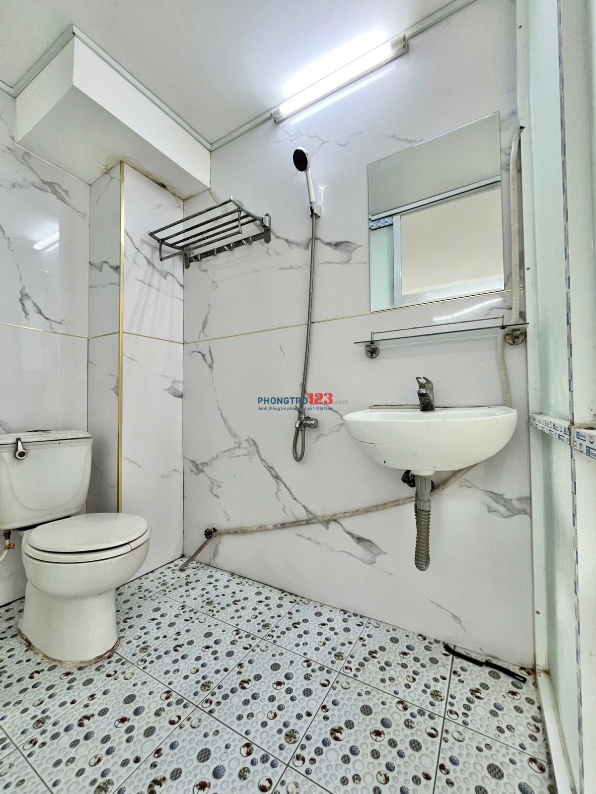 Cho thuê phòng đẹp như Căn hộ mini, ban công siêu thoáng mát tại Phạm Thị Tánh, Quận 8