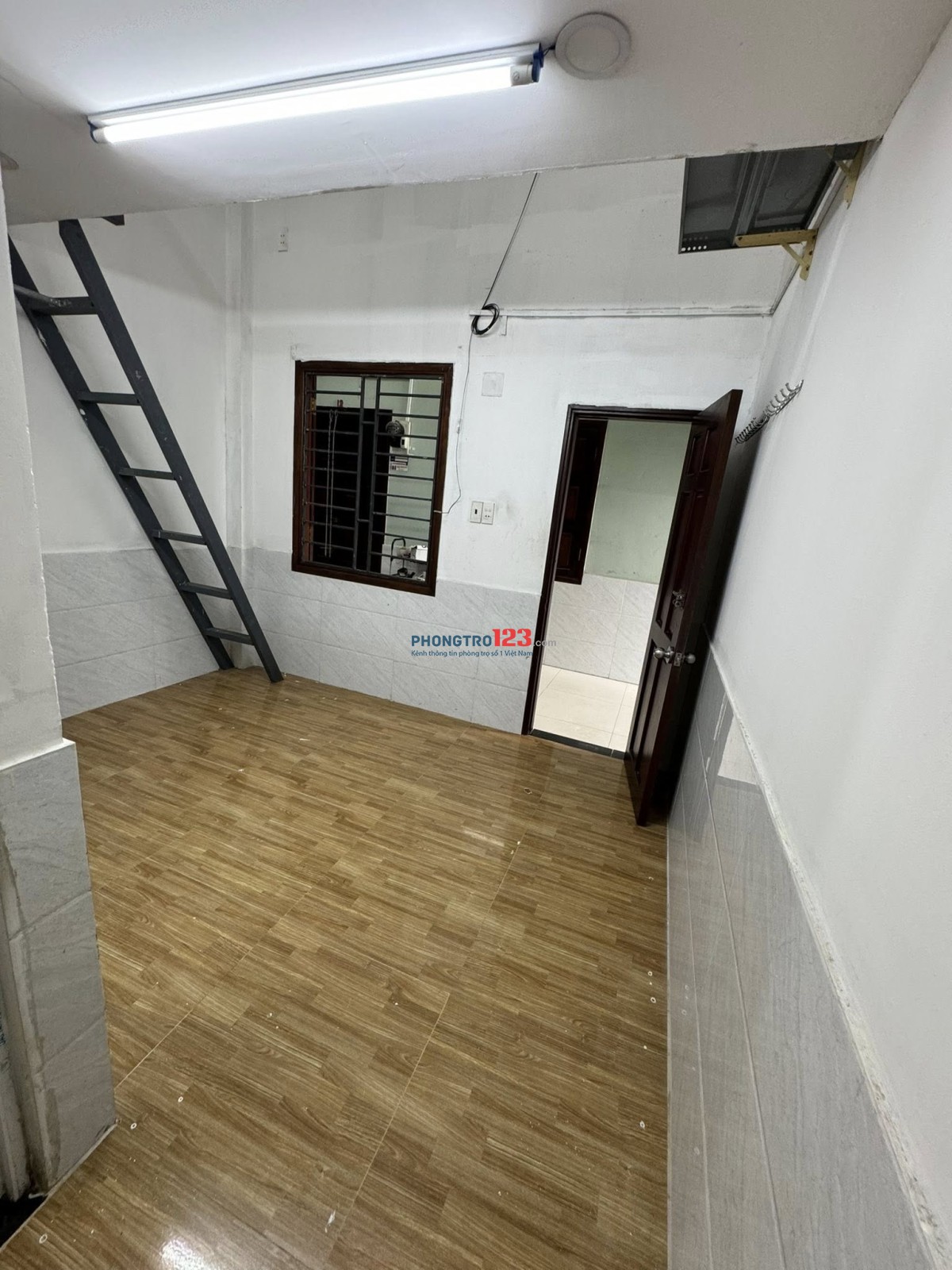 Phòng Duplex 1 trệt, 1 lầu gác cao 30m2, 1124/2A Lê Đức Thọ Q. Gò Vấp ( Gần chợ Xóm Mới)
