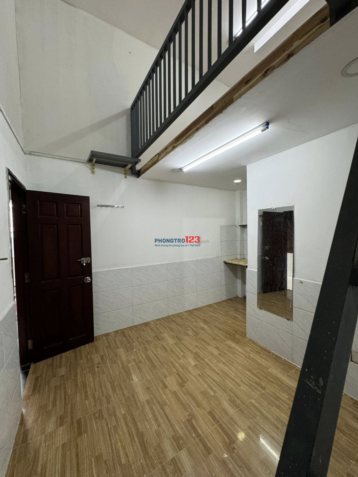 Phòng Duplex 1 trệt, 1 lầu gác cao 30m2, 1124/2A Lê Đức Thọ Q. Gò Vấp ( Gần chợ Xóm Mới)