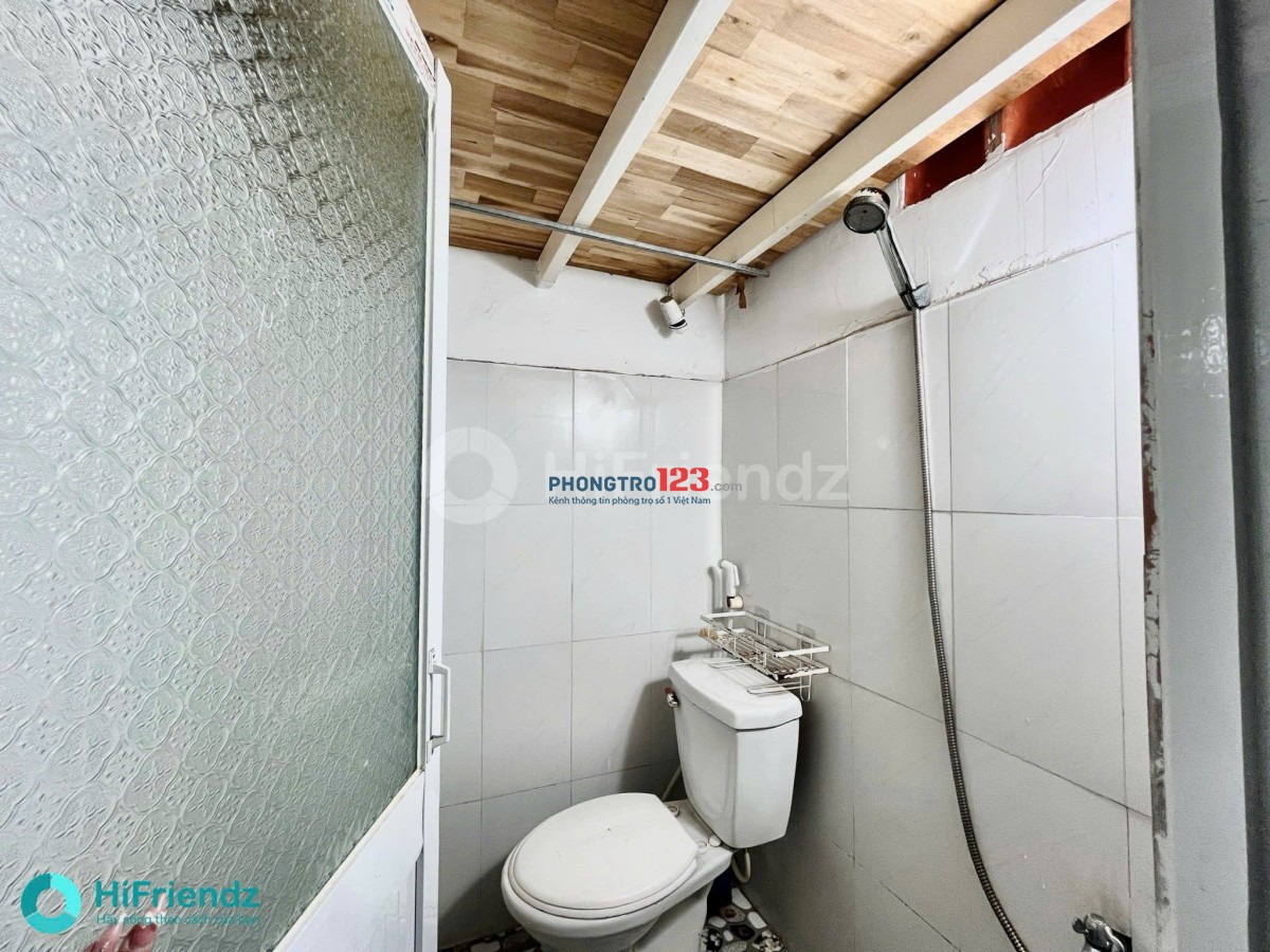 PHÒNG GIÁ SIÊU HẠT DẺ TẠI CỘNG HOÀ , ĐƯỢC NUÔI MÈO