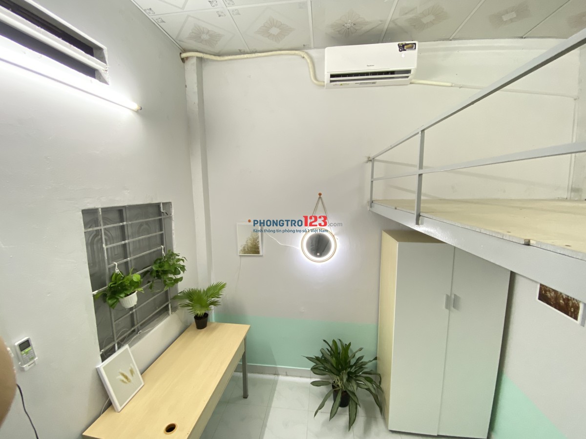 Cho thuê phòng trọ 30m2 có gác lửng sát bên EAON Tân Phú