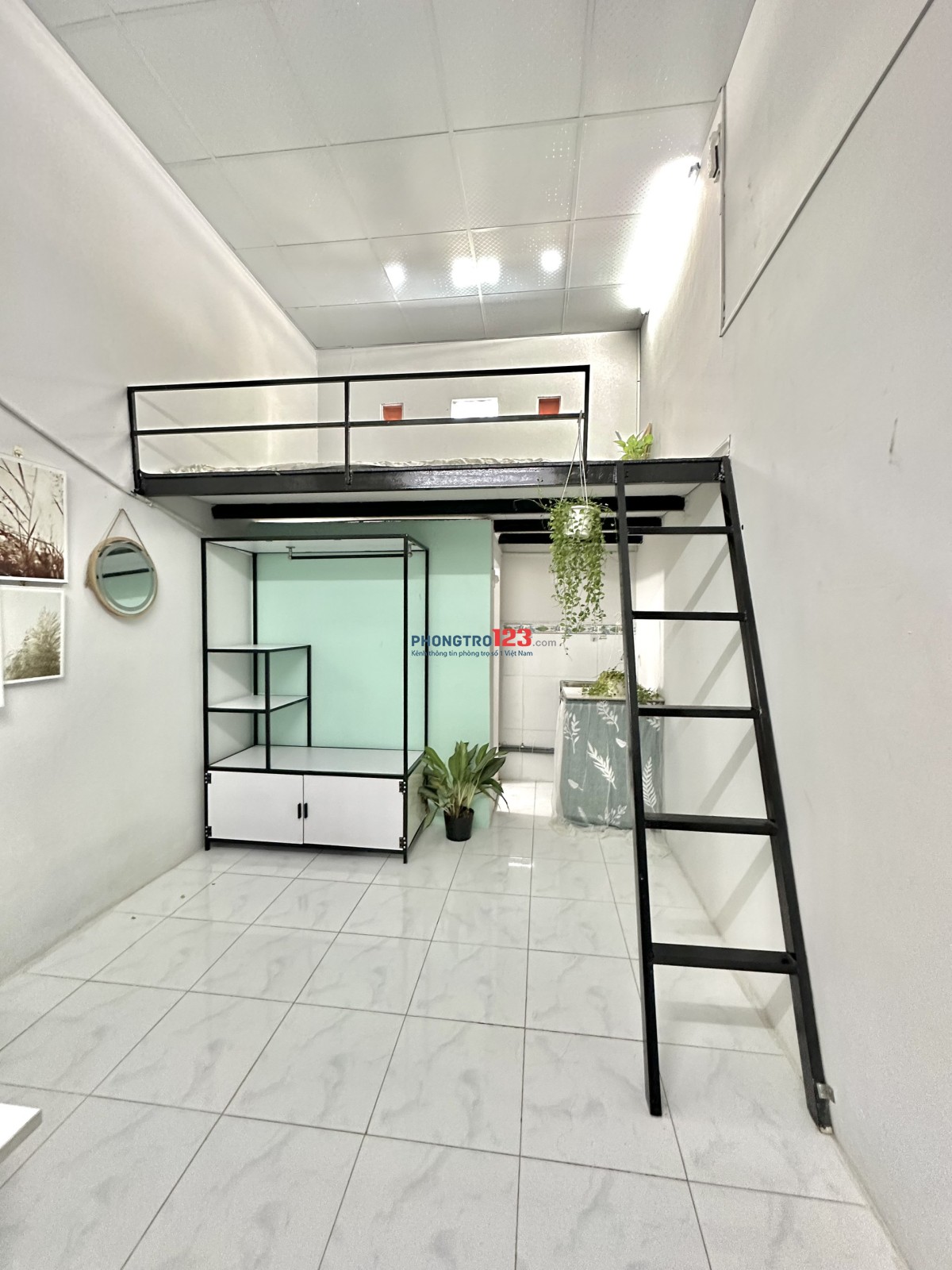 Cho thuê phòng trọ 30m2 có gác lửng sát bên EAON Tân Phú