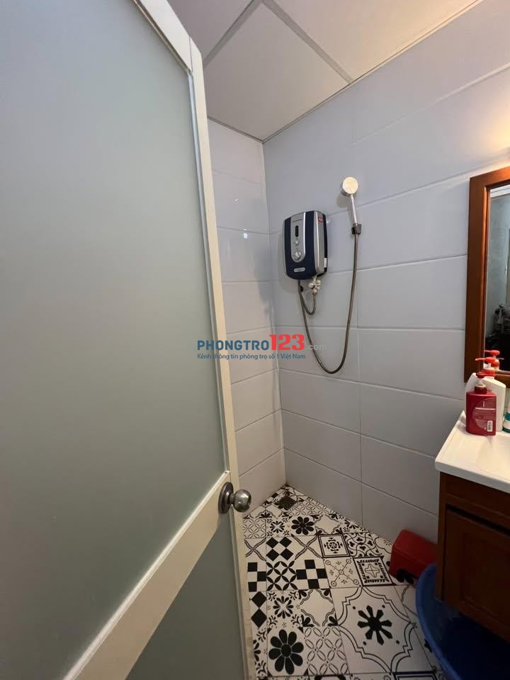 Chung cư Đường Sắt 590 - CMT8 căn 3p ngủ, 2wc, giá 14tr/th