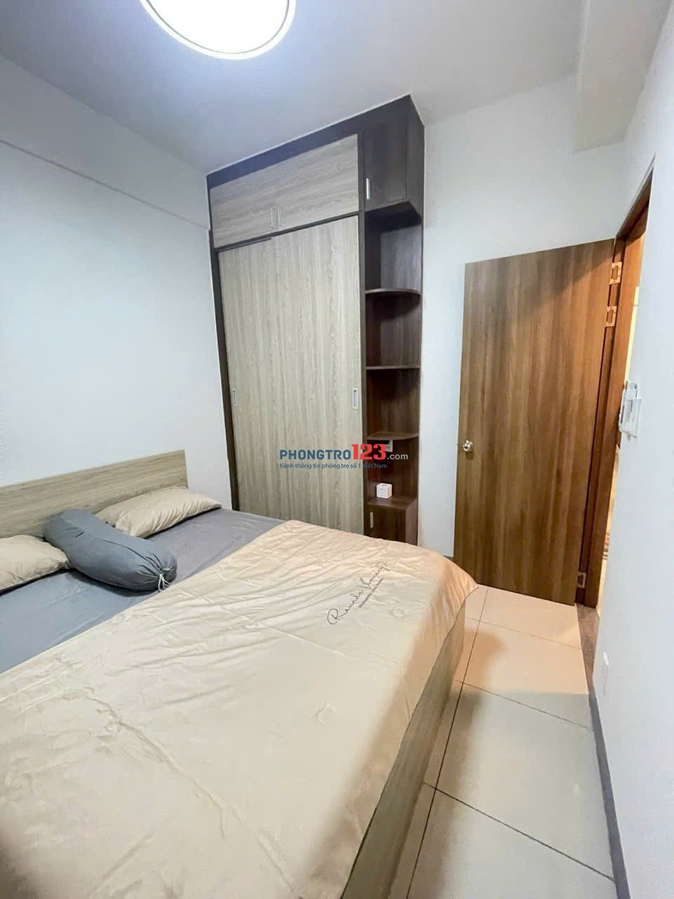 Căn hộ 2p ngủ Oriental - Âu Cơ có đủ nội thất giá 12tr/tháng