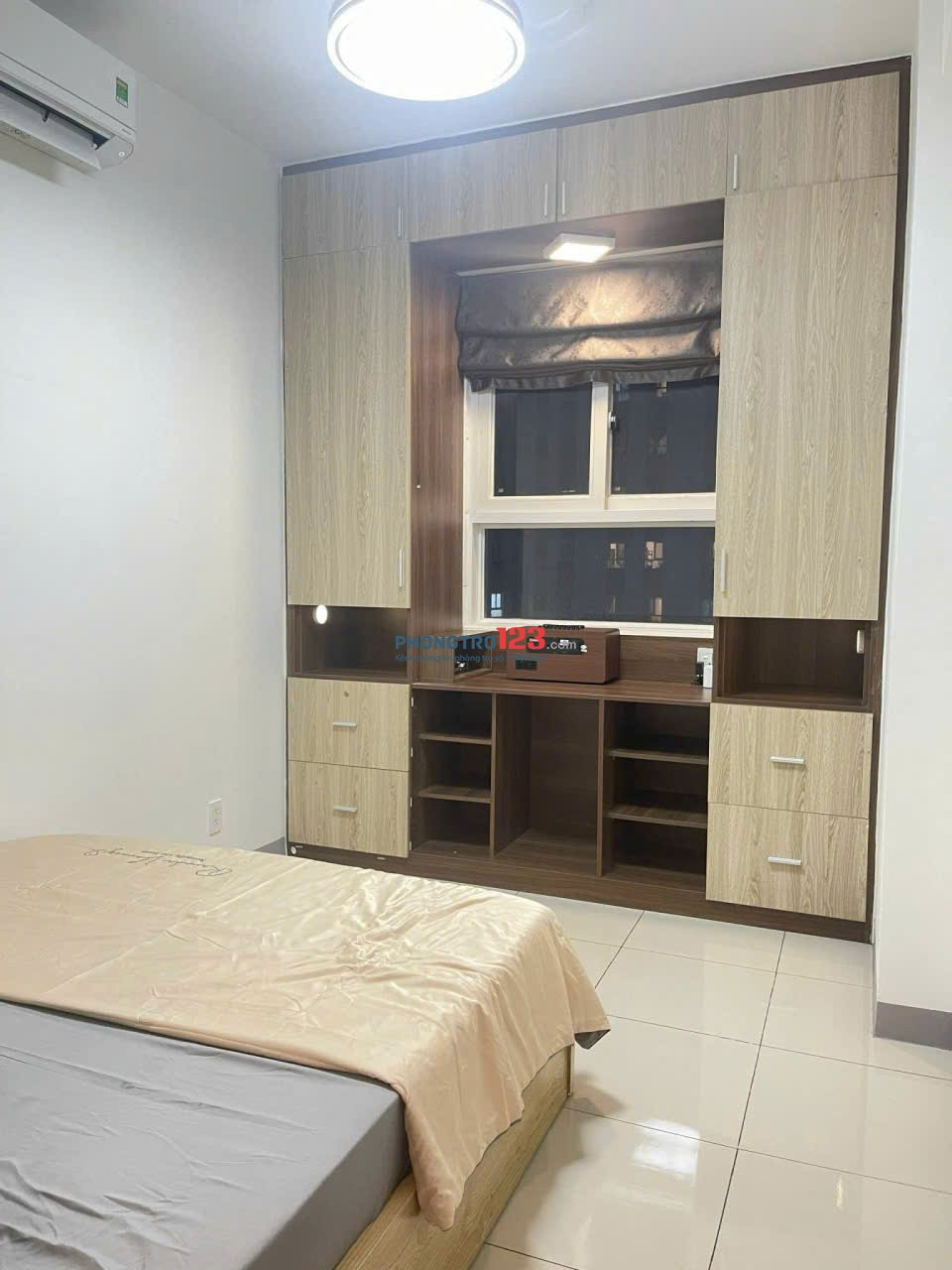 Căn hộ 2p ngủ Oriental - Âu Cơ có đủ nội thất giá 12tr/tháng