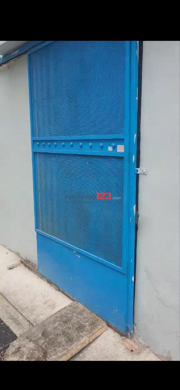 Nhà nhỏ riêng biệt MẶT TIỀN KHÔNG NGẬP gần Đồng Đen Âu Cơ