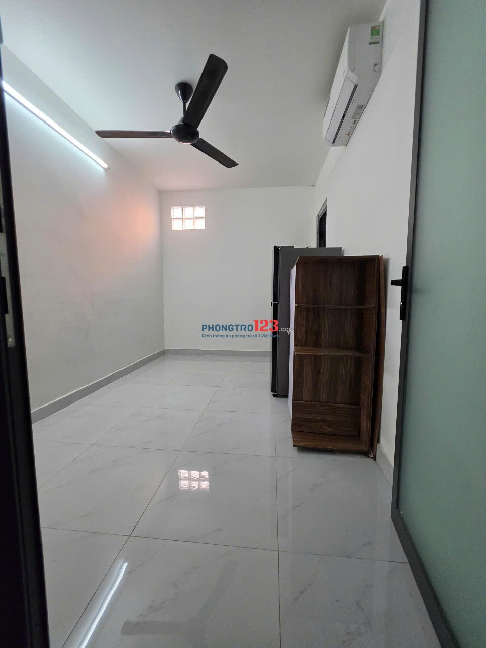 Cho Thuê Phòng Cửa Sổ - Thang Máy, Hầm Xe - Bùi Đình Túy - Chỉ tính điện 3k5 và nước