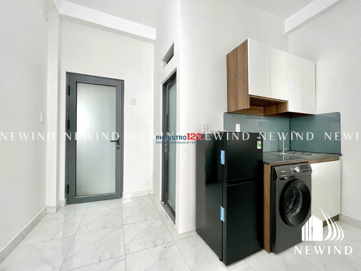 Căn Hộ Tách Bếp, Ban Công, Máy Giặt Riêng – Full Nội Thất – Gần Trung Tâm Quận 1