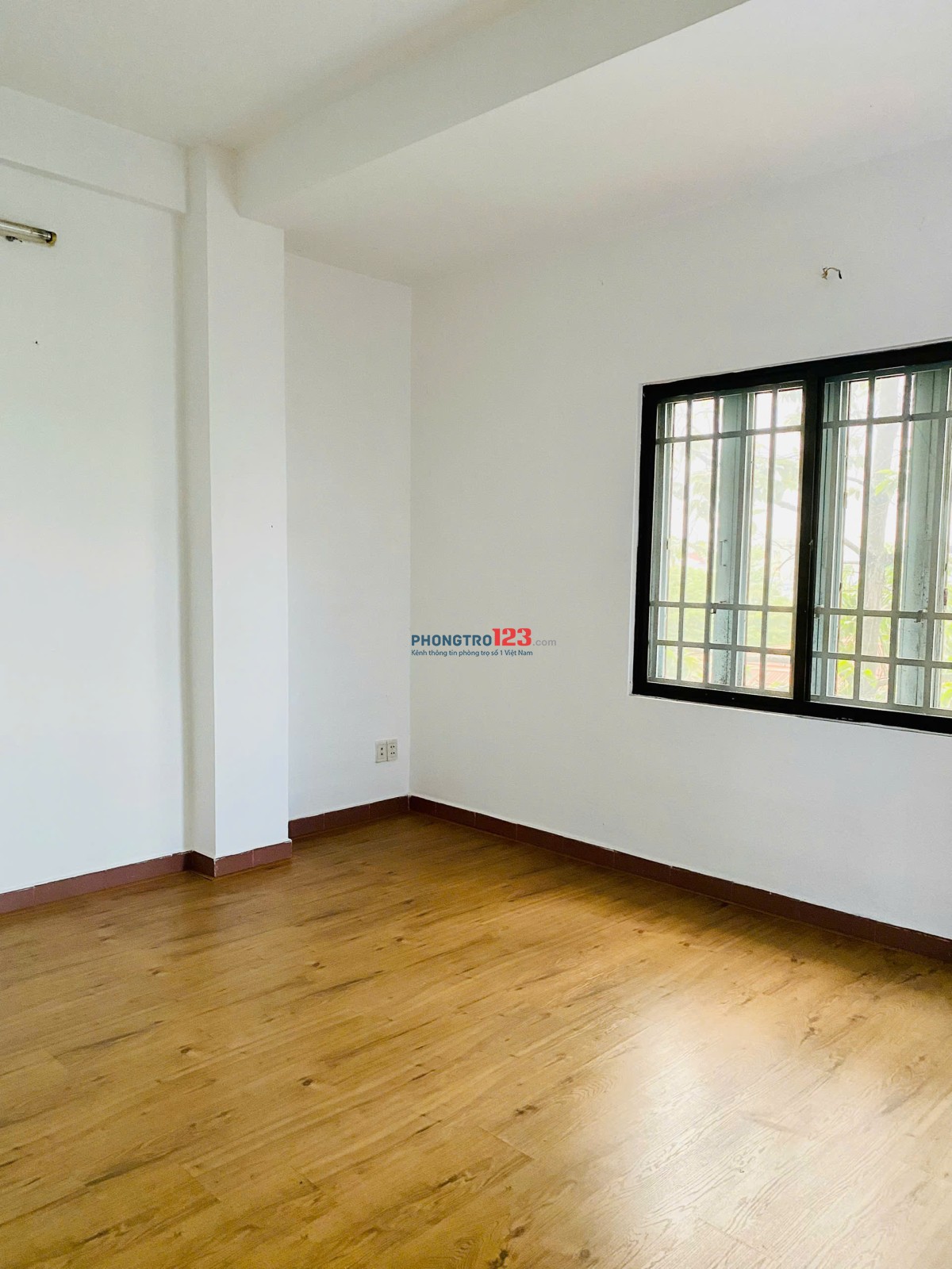 Cần cho thuê căn hộ Him Lam 3 Tơ P7Q8. Dt : 80m 2pn 1wc. Lầu 3 thang bộ