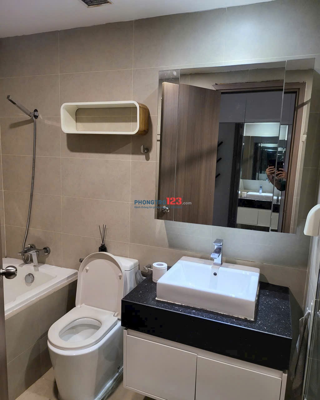 C/c Satra Eximland- Phú Nhuận căn 2phòng ngủ rộng giá 16tr/th