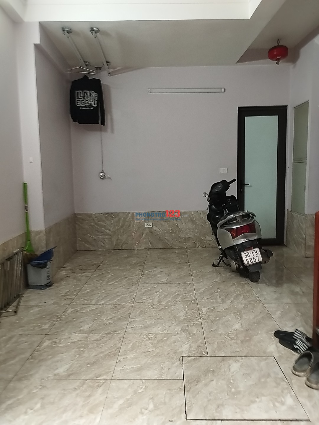 Vị trí: Địa chỉ ngõ 281 Đường trần khát chân, Bạch Mai, Phòng bao gồm 1giường đôi, 1 tủ 2 cánh