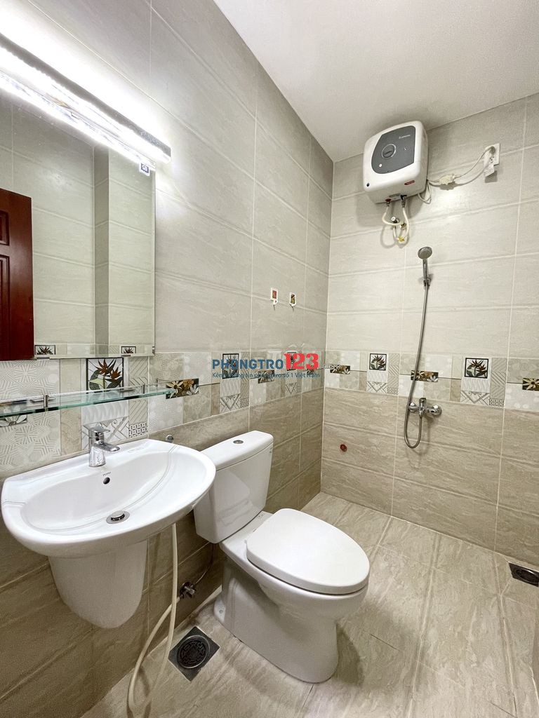 PHÒNG MỚI CỬA SỔ TRỜI GẦN CC ECO GREEN - UFM