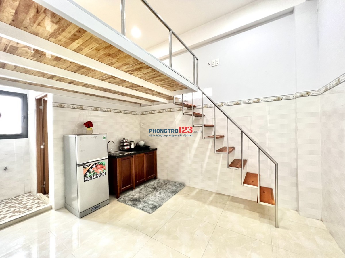 GÁC LỬNG TIỆN LỢI, CỬA SỔ THOÁNG NỘI THẤT ĐẦY ĐỦ KHUÔNG VIỆT GIAO TRỊNH ĐÌNH TRỌNG TÂN PHÚ