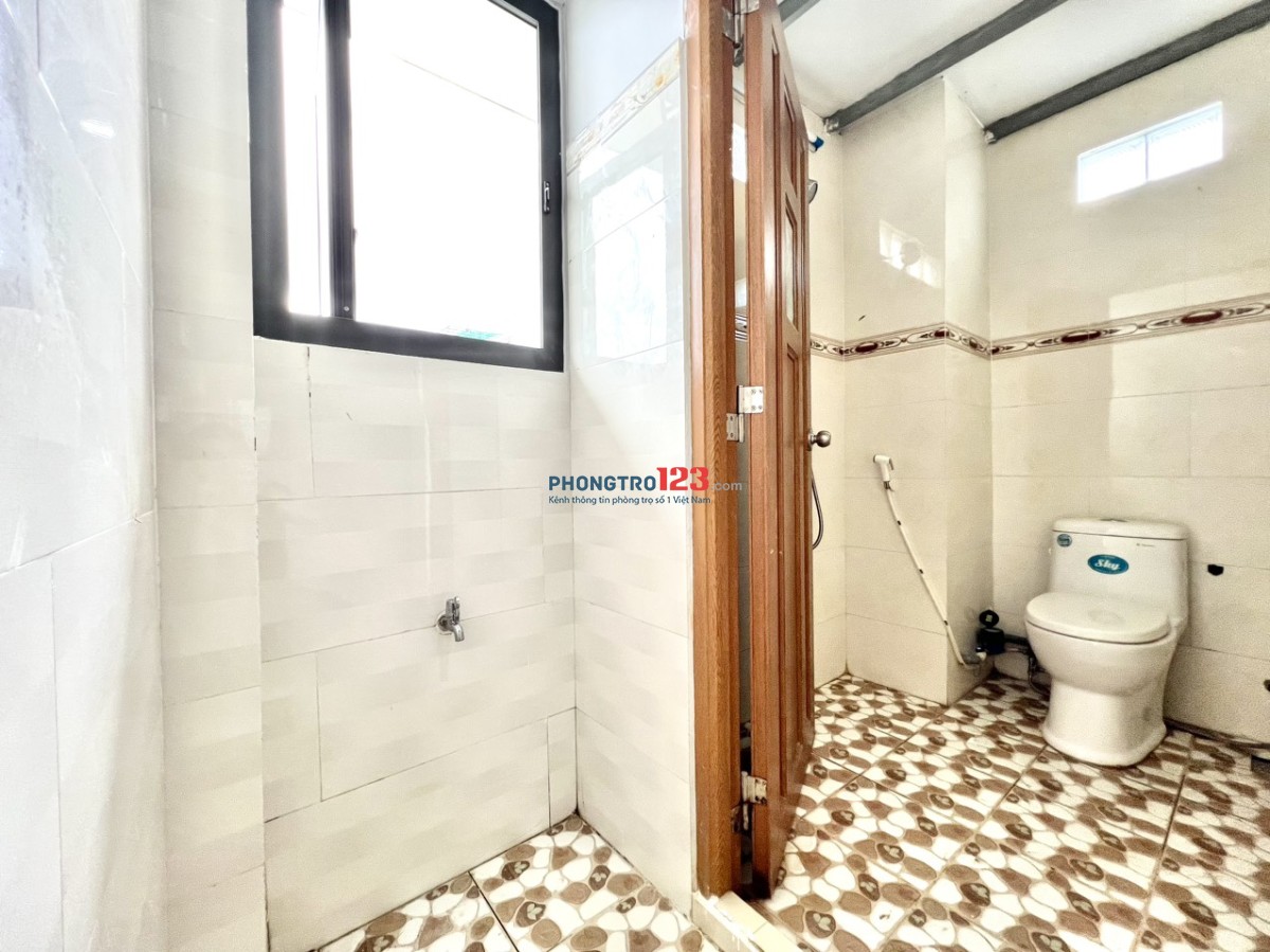 GÁC LỬNG TIỆN LỢI, CỬA SỔ THOÁNG NỘI THẤT ĐẦY ĐỦ KHUÔNG VIỆT GIAO TRỊNH ĐÌNH TRỌNG TÂN PHÚ