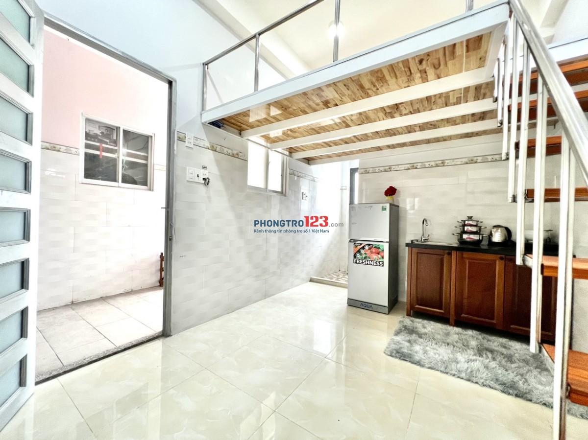 GÁC LỬNG TIỆN LỢI, CỬA SỔ THOÁNG NỘI THẤT ĐẦY ĐỦ KHUÔNG VIỆT GIAO TRỊNH ĐÌNH TRỌNG TÂN PHÚ