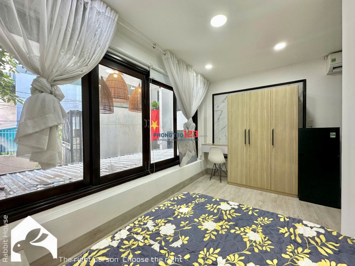 Cho Thuê Phòng đường Huỳnh Văn Bánh, Phú Nhuận, cửa sổ lớn siêu thoáng, máy giặt riêng giáp quận 1,3