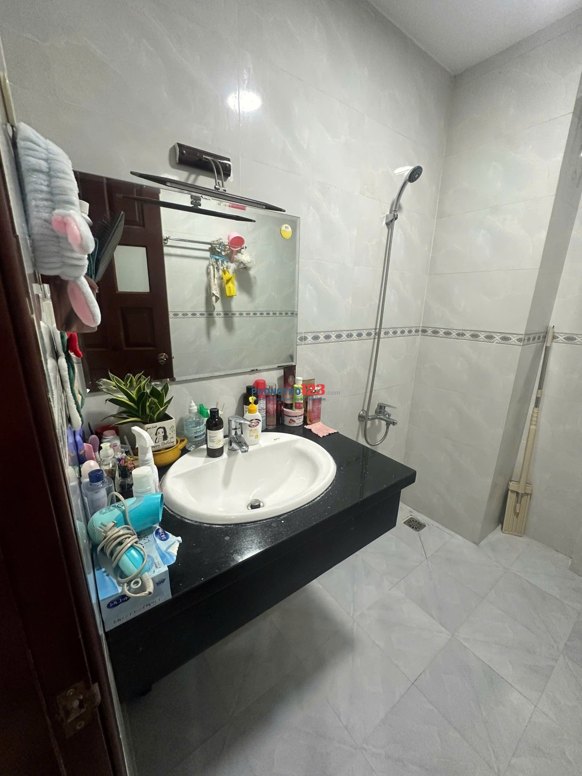 Cho Thuê Phòng Studio - Phòng Cửa Sổ Thoáng Mát - Ngay Nguyễn Hữu Cảnh - Gần Cầu SG