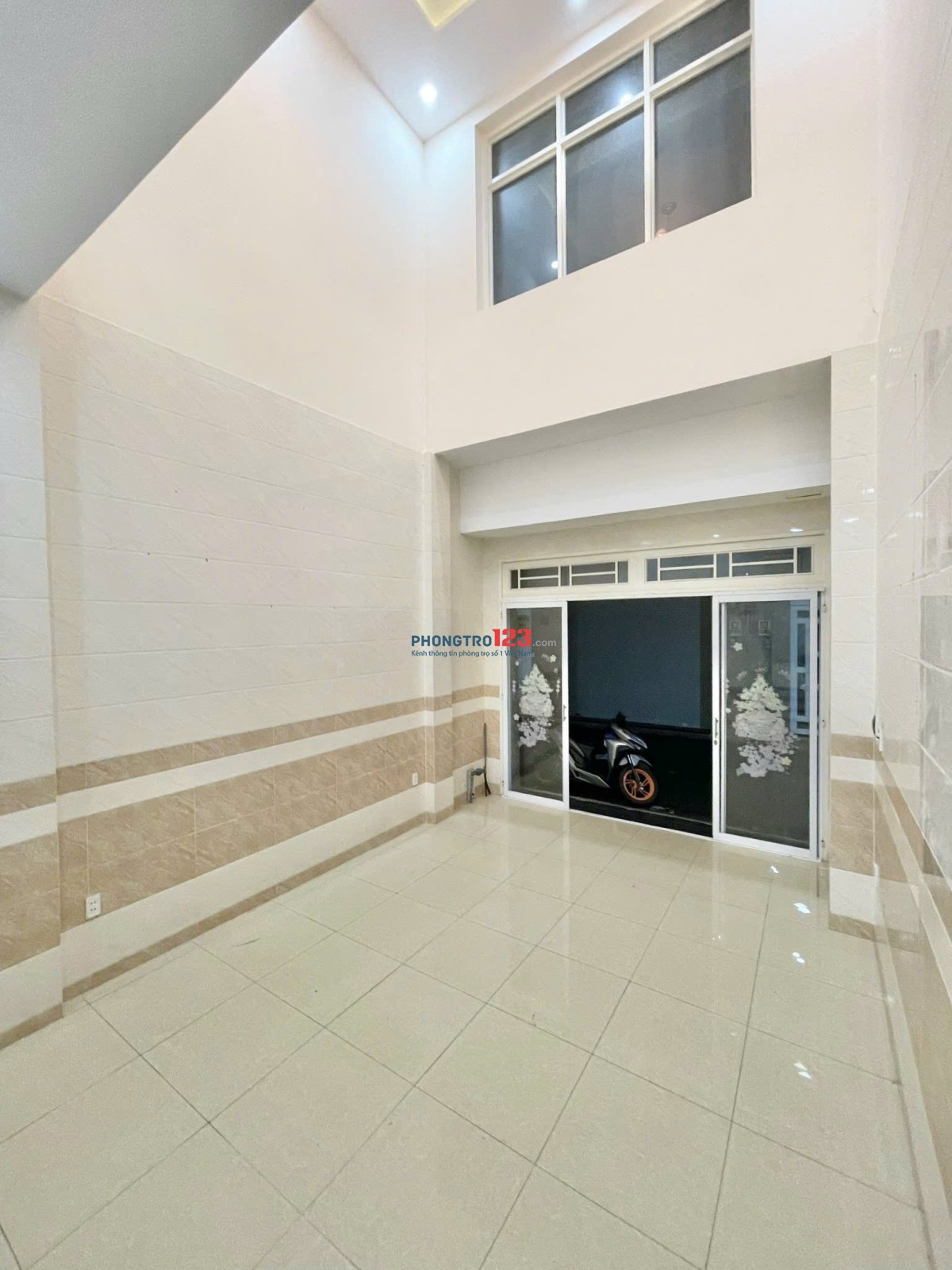 Cho thuê nguyên căn hẻm xe tải đối diện Vạn Phúc City 520/2 quốc lộ 13 chính chủ