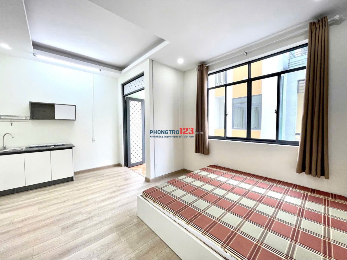 Cho Thuê Phòng Ban Công, 38m2 siêu thoáng, Phú Nhuận gần Phan Xích Long, giáp quận 1, Bình Thạnh