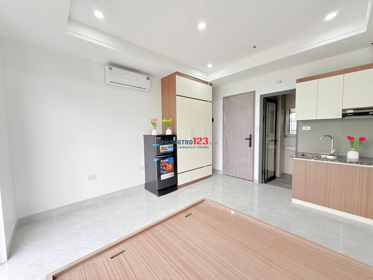 CHỈ VIỆC XÁCH VALI VÀO Ở LUÔN
