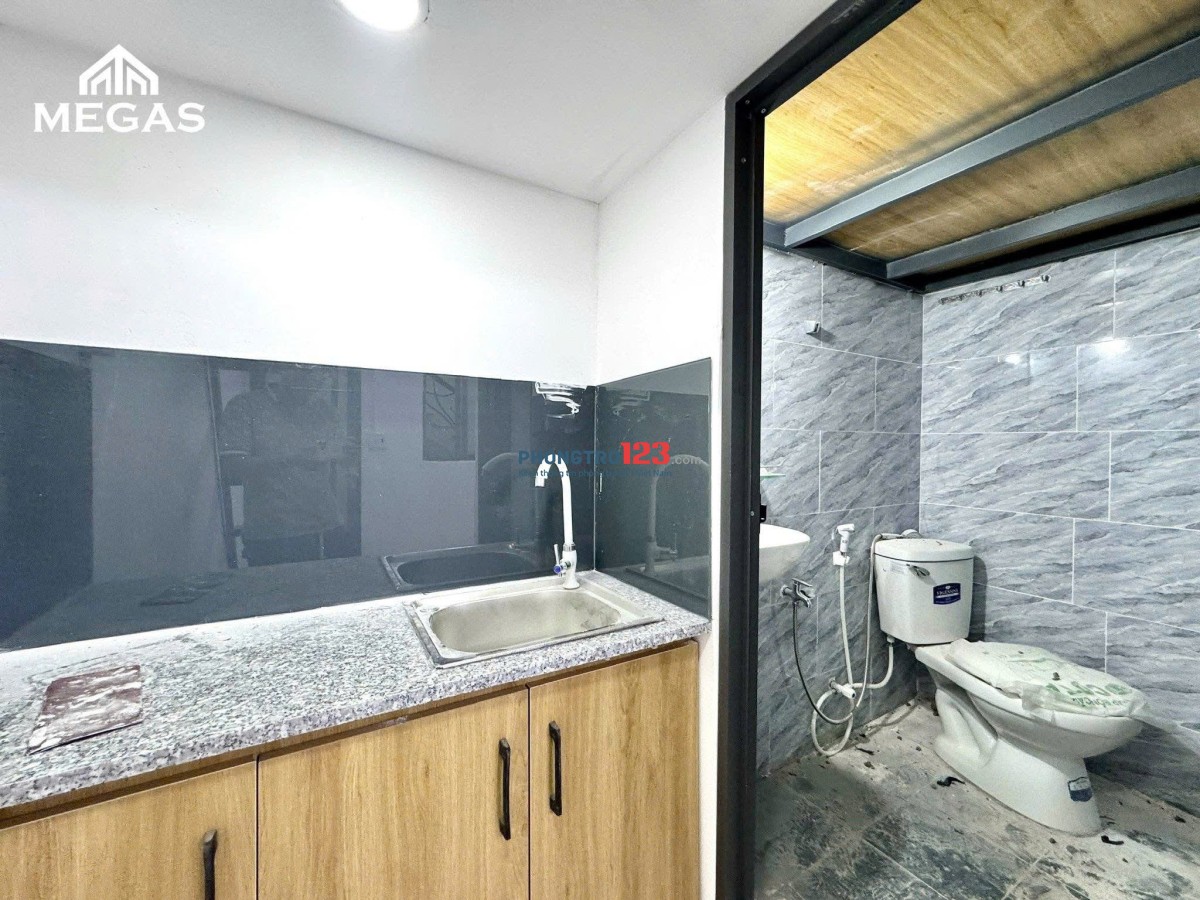 Phòng Quận 5 gác cao full nội thất mới 100% – Trần cao ấn tượng, ở cực thoáng – Chốt nhanh