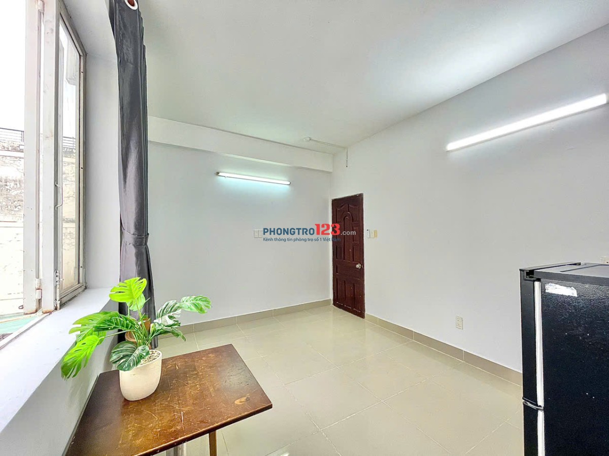 Phòng Cửa Sổ Lớn Thoáng Mát gần ĐH Văn Lang - Cầu Bình Lợi