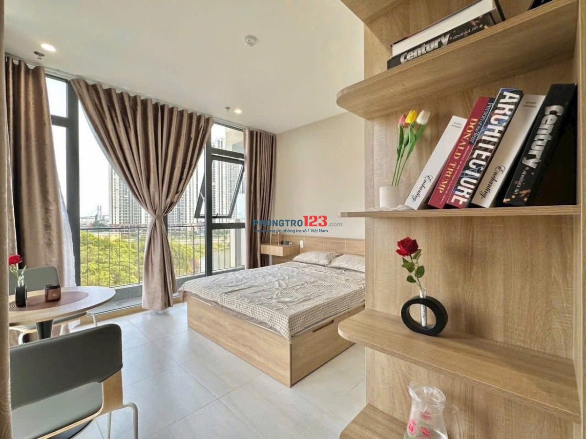  CĂN HỘ CÓ BAN CÔNG NHIỀU ÁNH SÁNG & BỒN TẮM – PHÚ MỸ HƯNG, QUẬN 7
