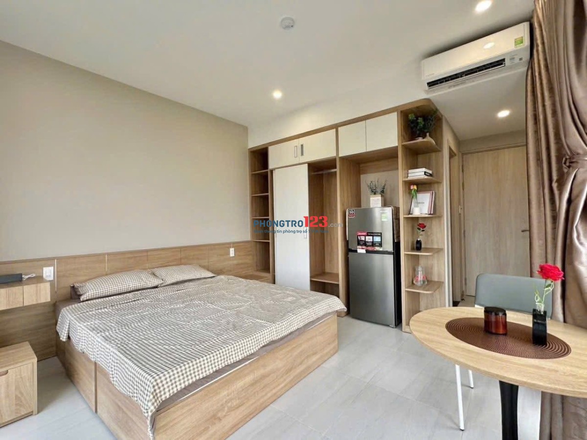  CĂN HỘ CÓ BAN CÔNG NHIỀU ÁNH SÁNG & BỒN TẮM – PHÚ MỸ HƯNG, QUẬN 7