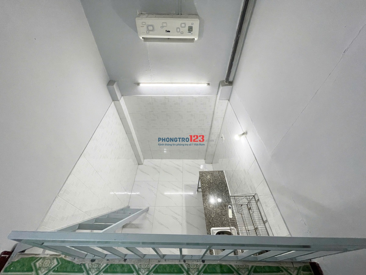 Phòng nhỏ 1 người, sẵn máy lạnh có gác WC riêng cách học viện Bưu chính chỉ 3P đi xe