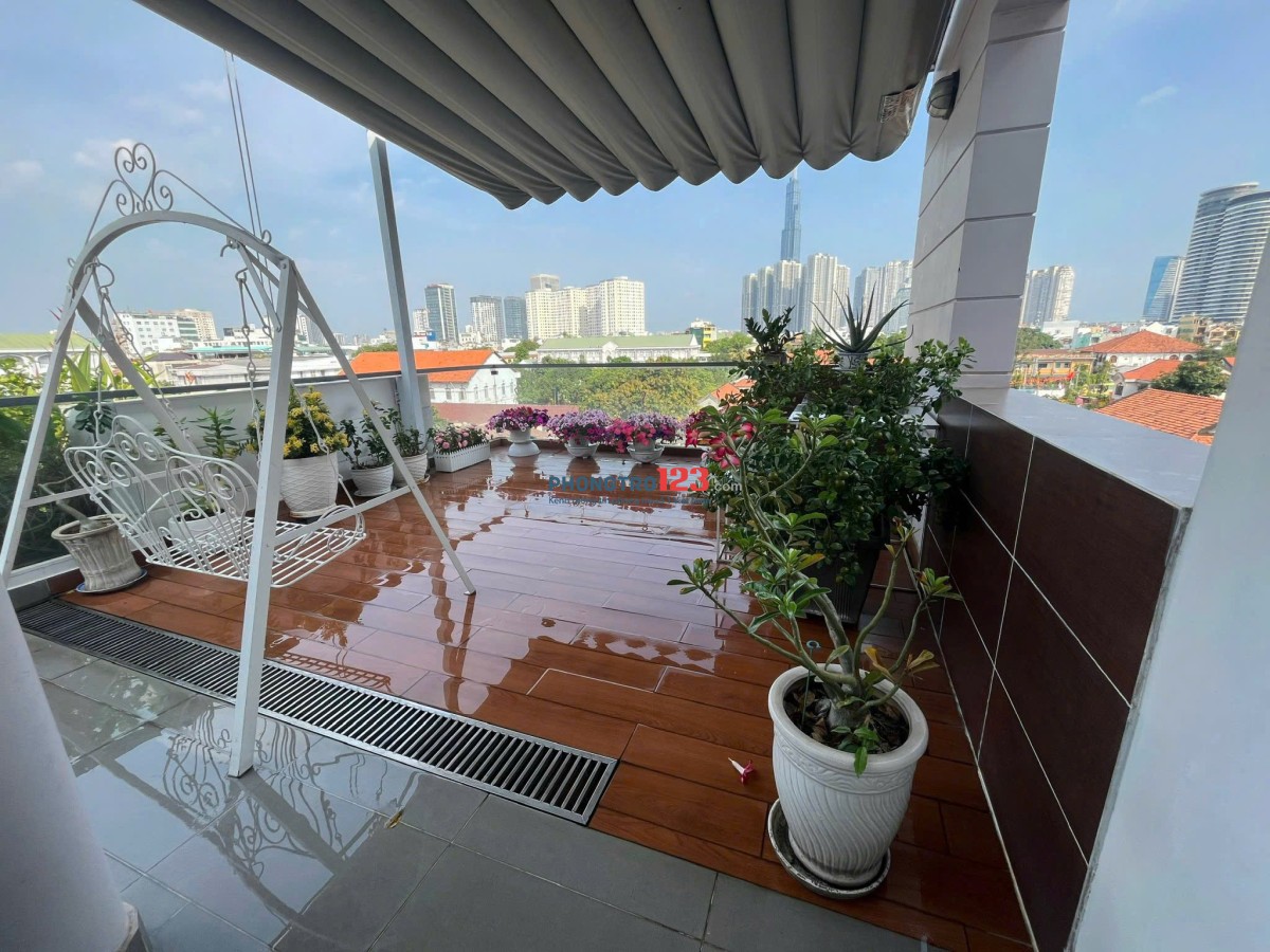 Cho thuê căn hộ ban công đẹp cửa sổ lớn gần Hàng Xanh, sát Quận 1, đường Nguyễn Cửu Vân , quận Bình
