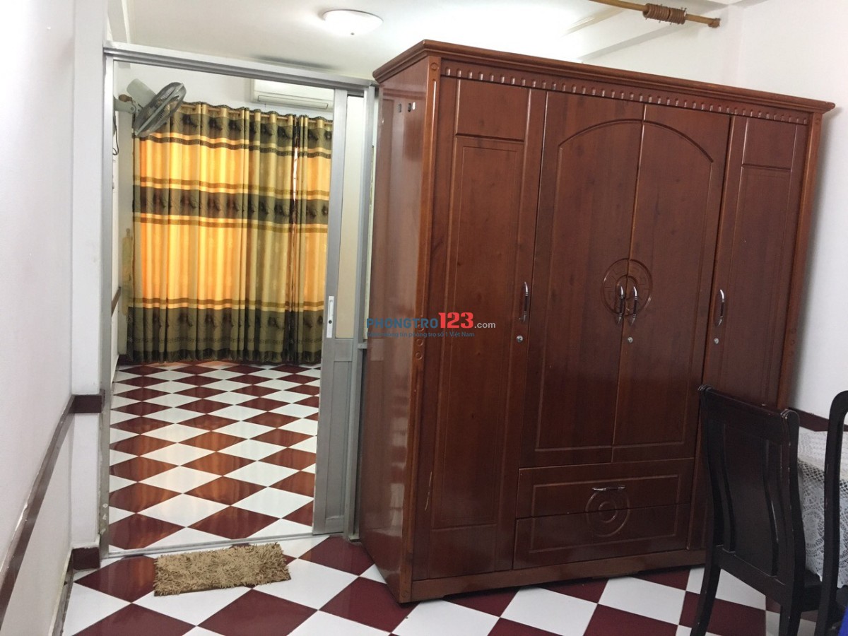 PHÒNG 25m2, đường Phan Văn Trị, P7, Q5. Gía 5tr/ tháng