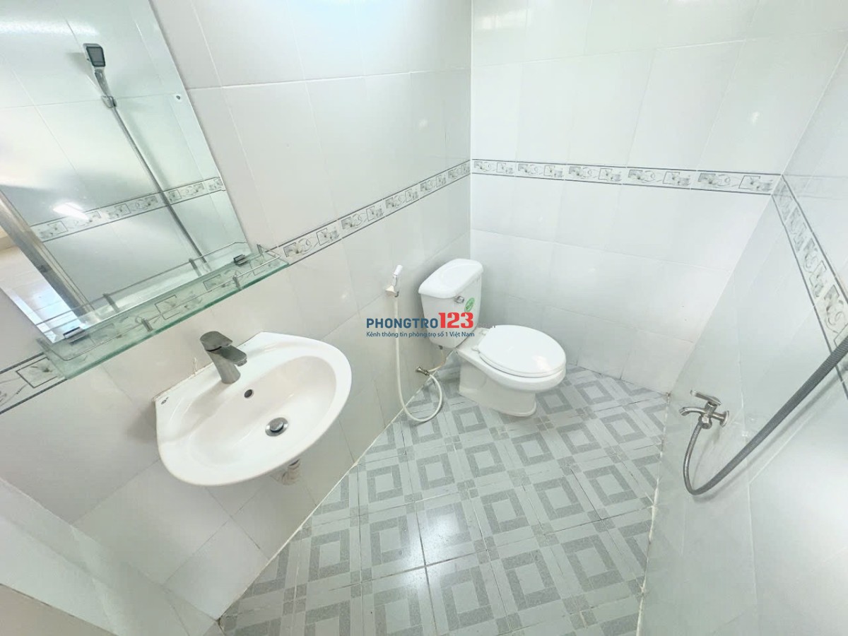 PHÒNG RỘNG GÁC CAO, cửa số cực thoáng – Đường Làng Tăng Phú giao Lê Văn Việt