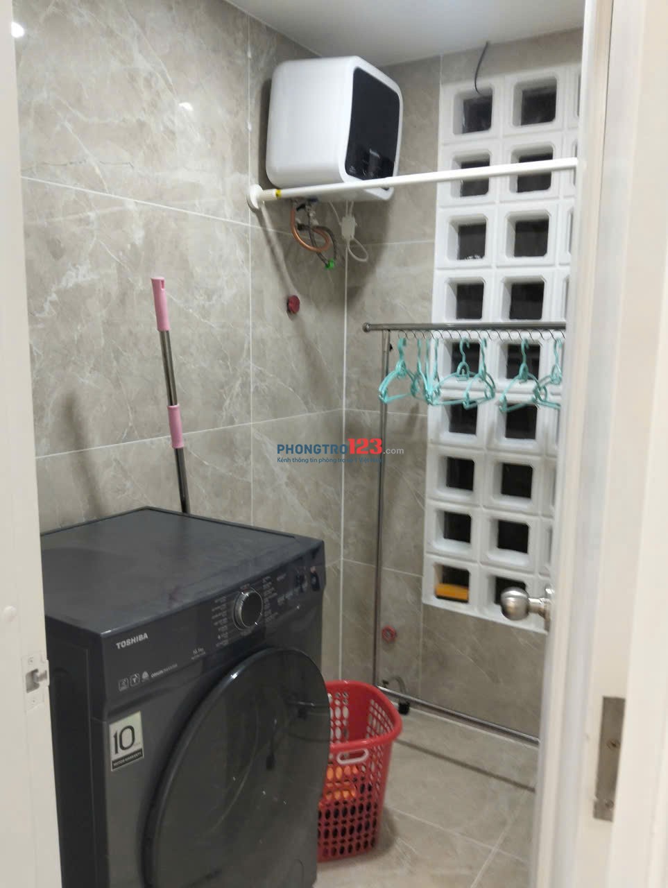 Cho thuê căn hộ 3p ngủ C/c Phúc Yên giá 11tr/th. có nội thất