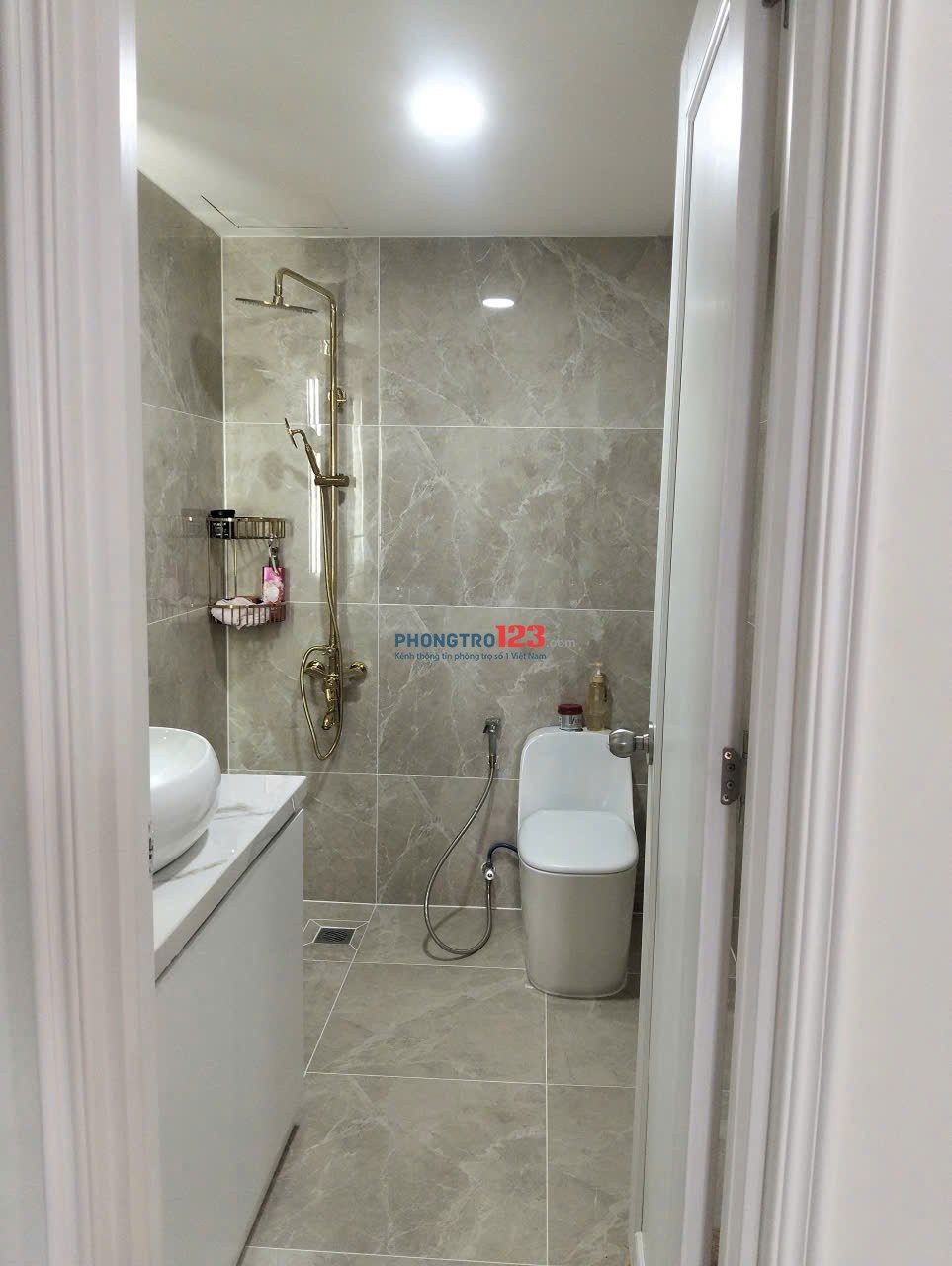 Cho thuê căn hộ 3p ngủ C/c Phúc Yên giá 11tr/th. có nội thất