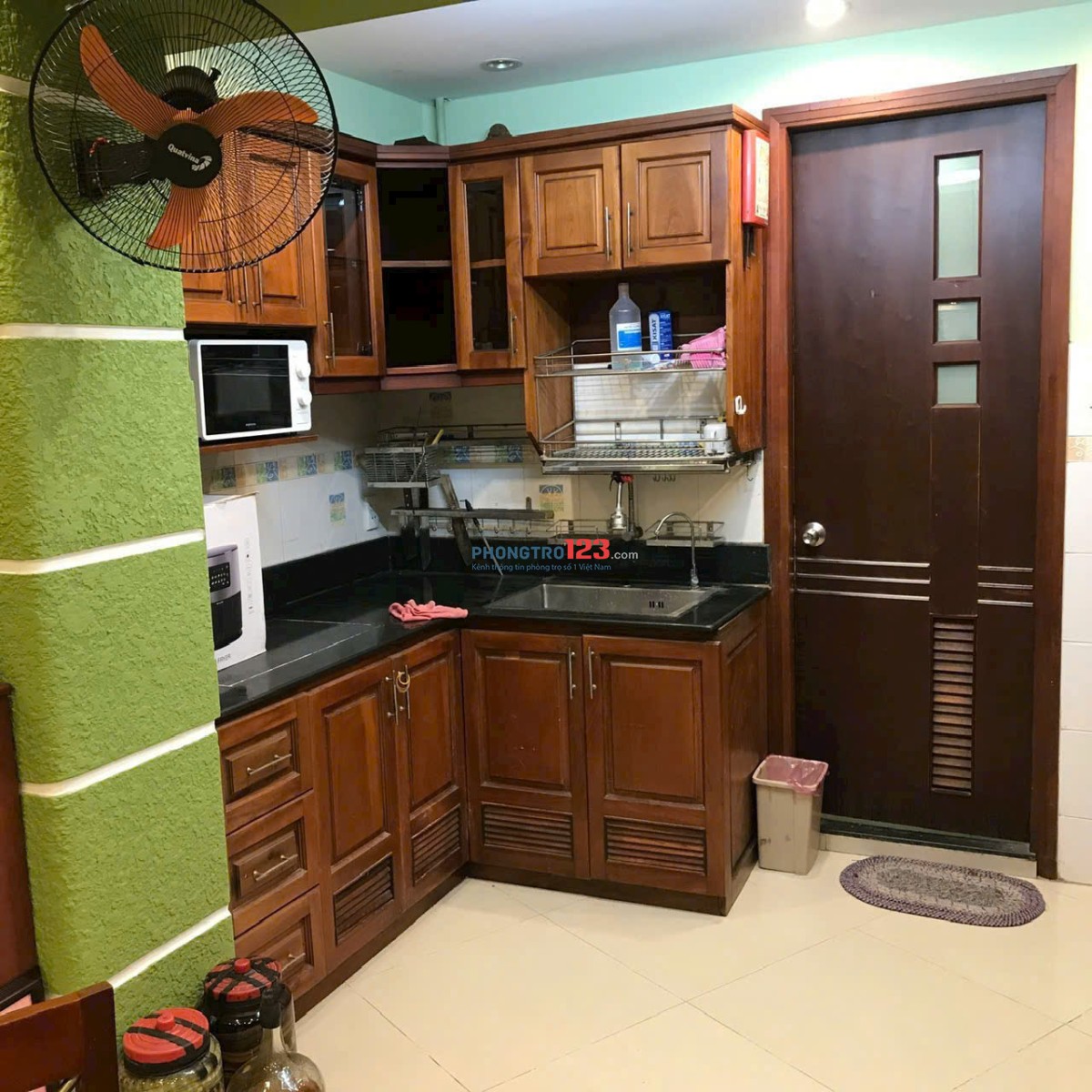 Chung cư Nhiêu Tứ - Phú Nhuận căn 2p ngủ,có nội thất 9tr