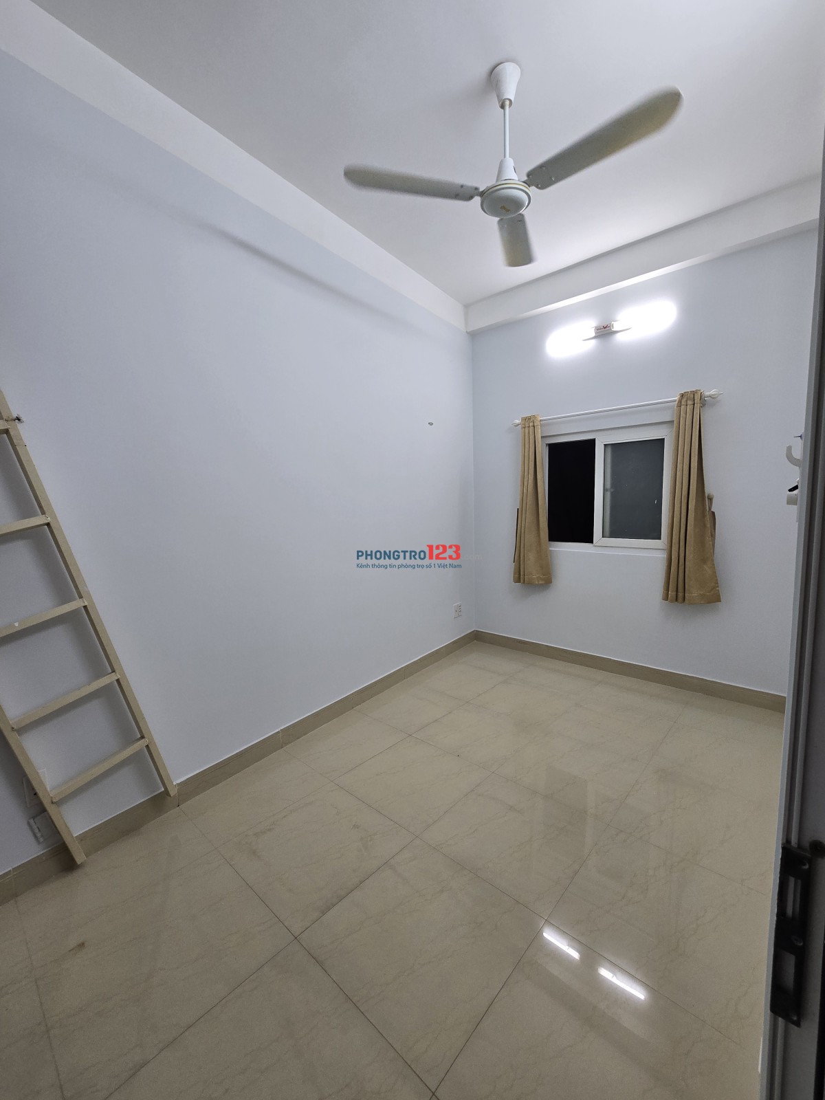 Phòng trọ có cửa sổ, thoáng mát. Thực tế phòng như hình đăng.
