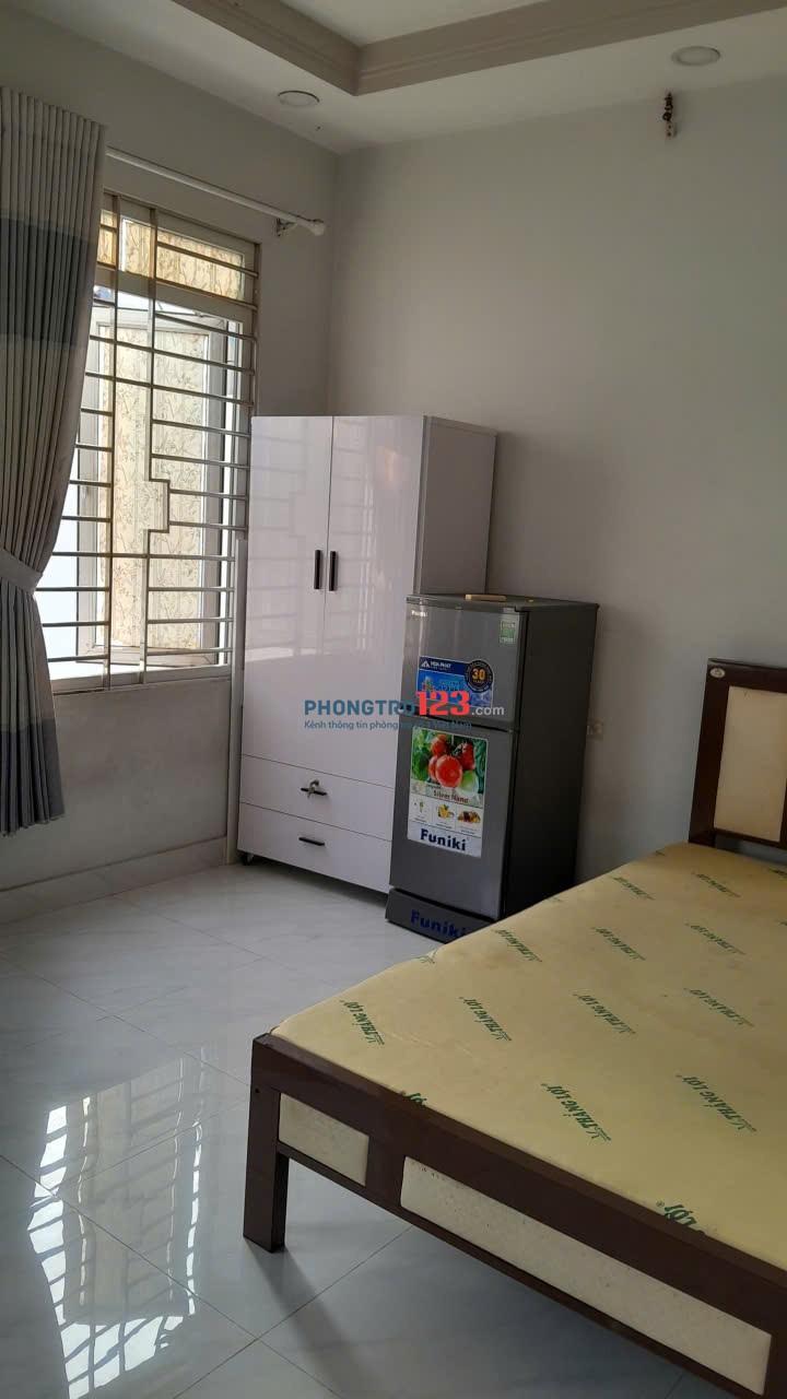 Cho thuê phòng cửa sổ - Full nội thất - Gần Cầu Thị Nghè, Ngã Tư Hàng Xanh