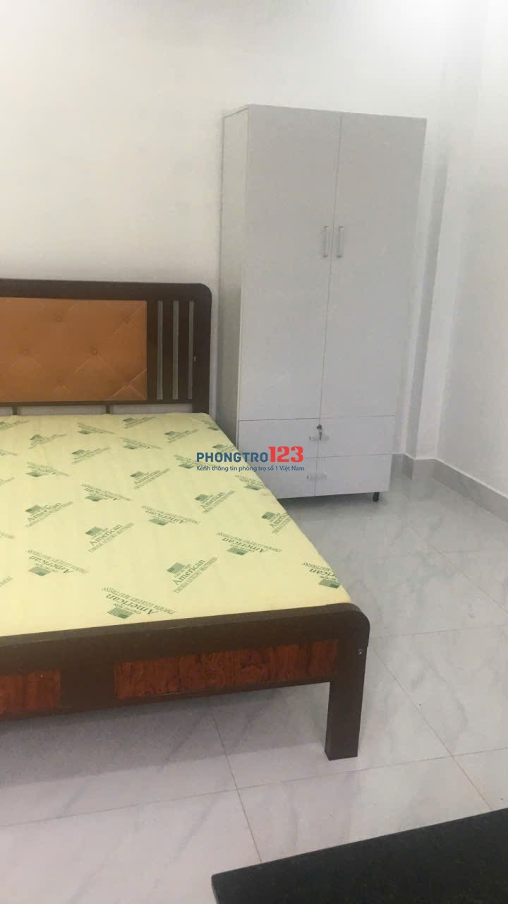 Cho thuê phòng cửa sổ - Full nội thất - Gần Cầu Thị Nghè, Ngã Tư Hàng Xanh