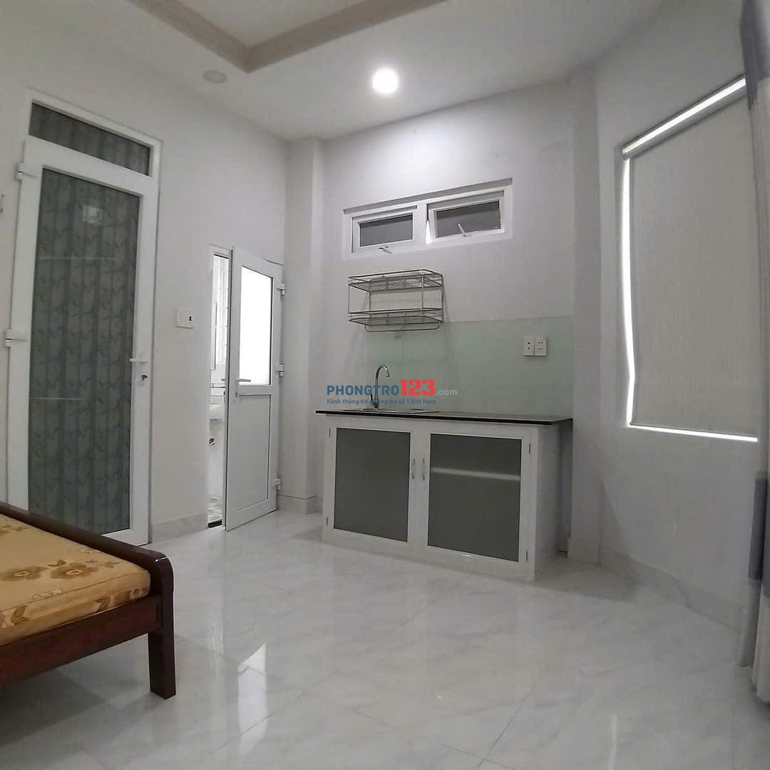 Cho thuê phòng cửa sổ - Full nội thất - Gần Cầu Thị Nghè, Ngã Tư Hàng Xanh