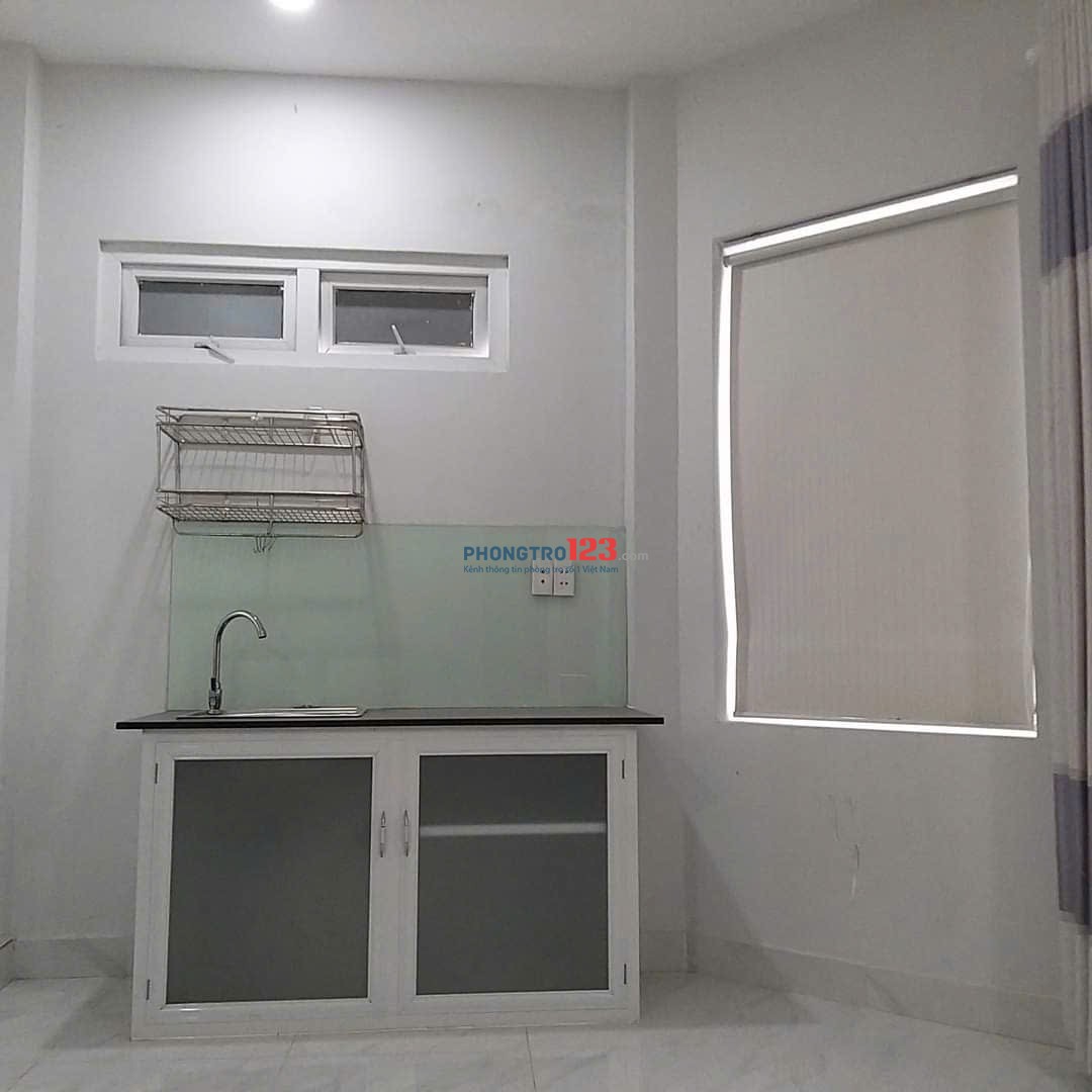 Cho thuê phòng cửa sổ - Full nội thất - Gần Cầu Thị Nghè, Ngã Tư Hàng Xanh