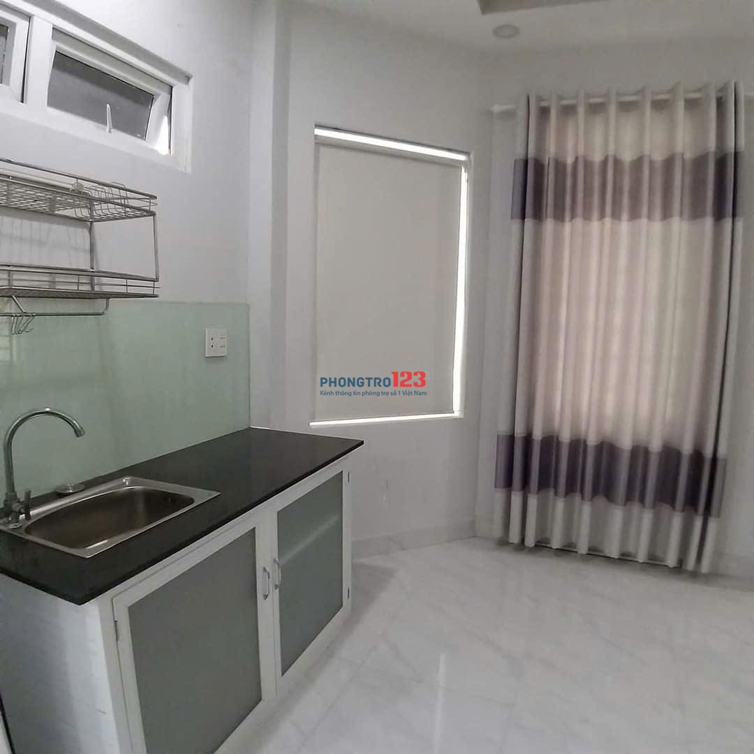 Cho thuê phòng cửa sổ - Full nội thất - Gần Cầu Thị Nghè, Ngã Tư Hàng Xanh