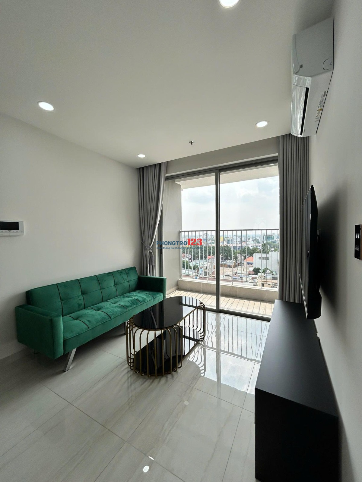 Chung cư Satra Eximland căn 95m2, 2p ngủ, Nội thất,17tr/th